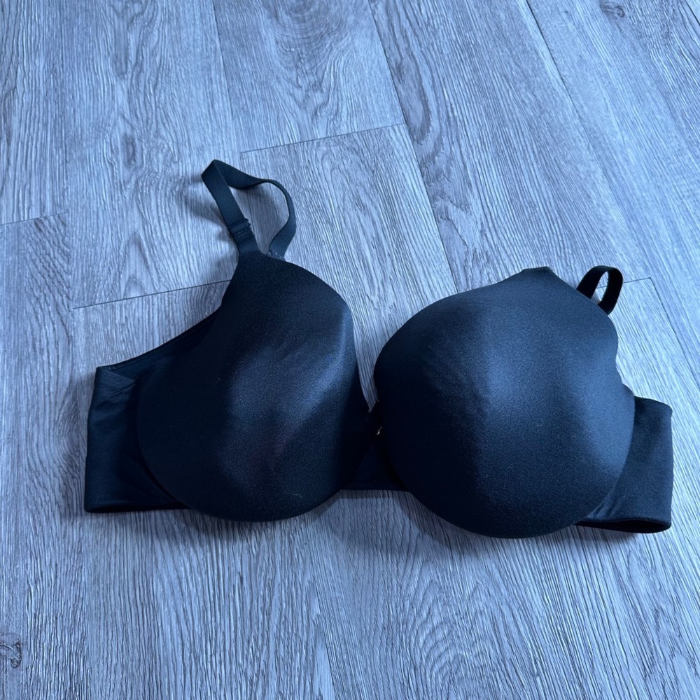 Cacique Black Full Coverage Smoothing Lightly Lined‎ Bra Size 40D